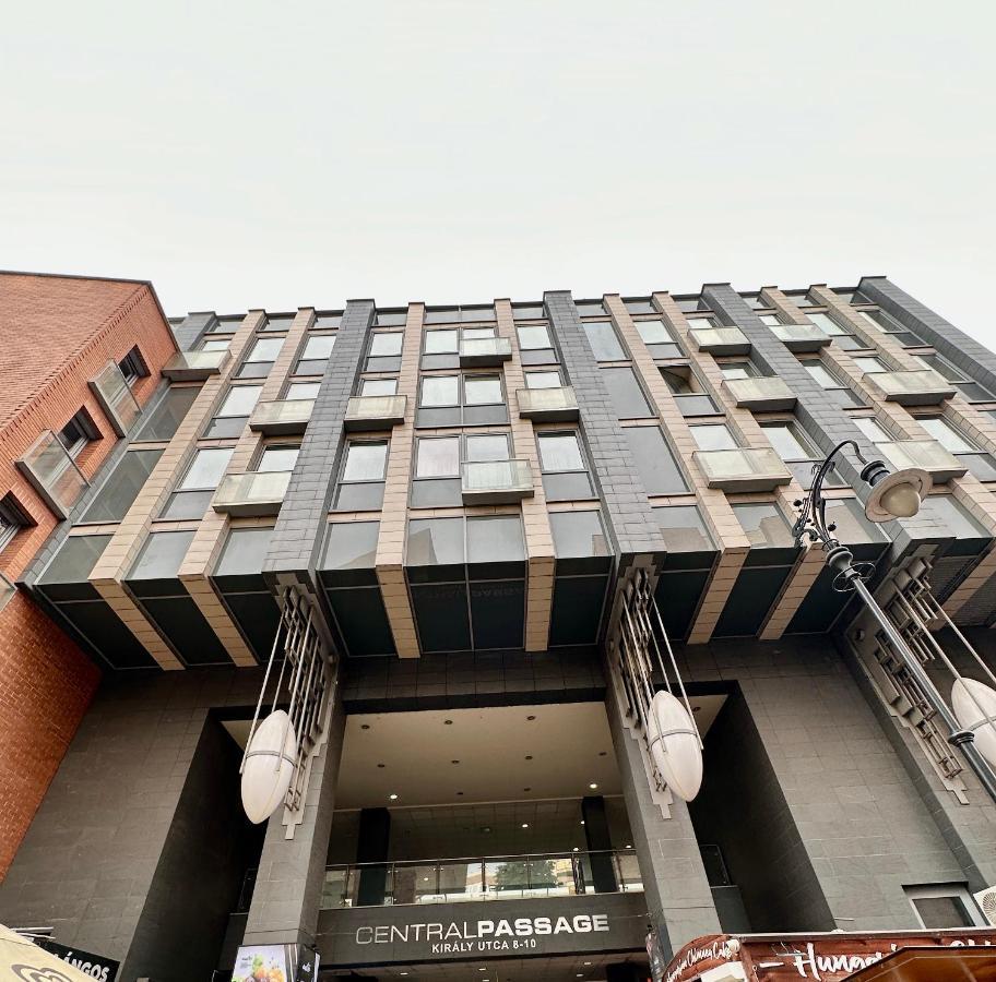 Central Apartment With Balcony Budapest Exterior photo