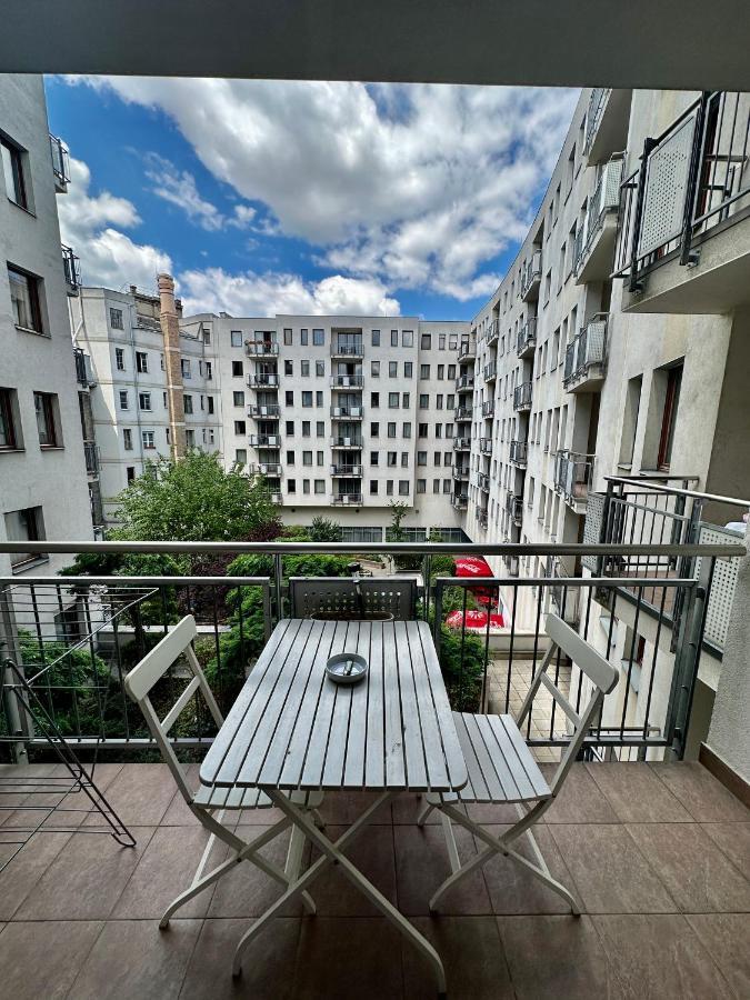 Central Apartment With Balcony Budapest Exterior photo